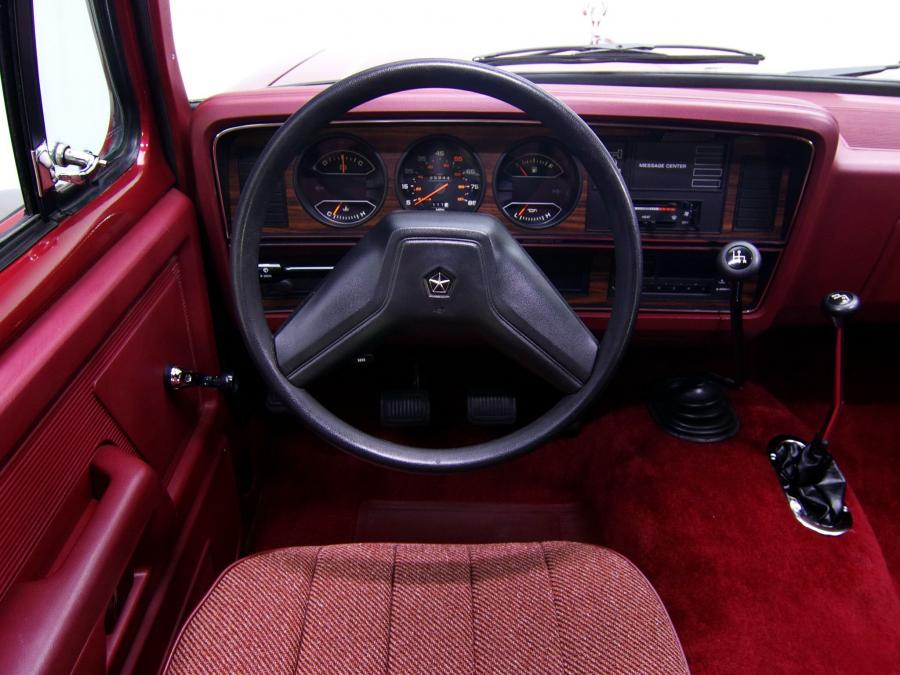  Dodge Ramcharger 1988 года  (фото 4 из 8)